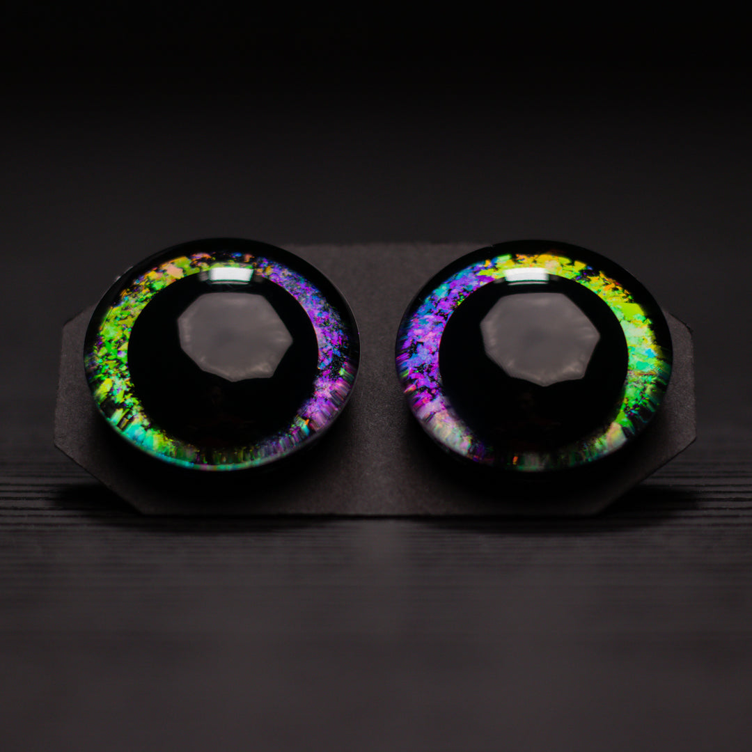 Prismatic safety eyes | Hand-painted